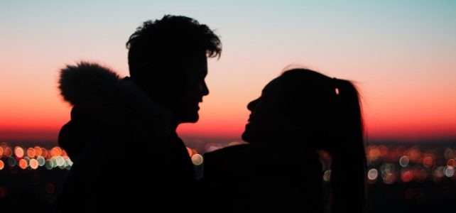 5 Cara Efektif Bikin Gebetan Mabuk Cinta